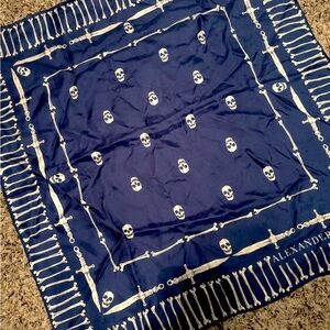 💎RARE💎🆕ALEXANDER MCQUEEN 💯% Silk Scarf, OS